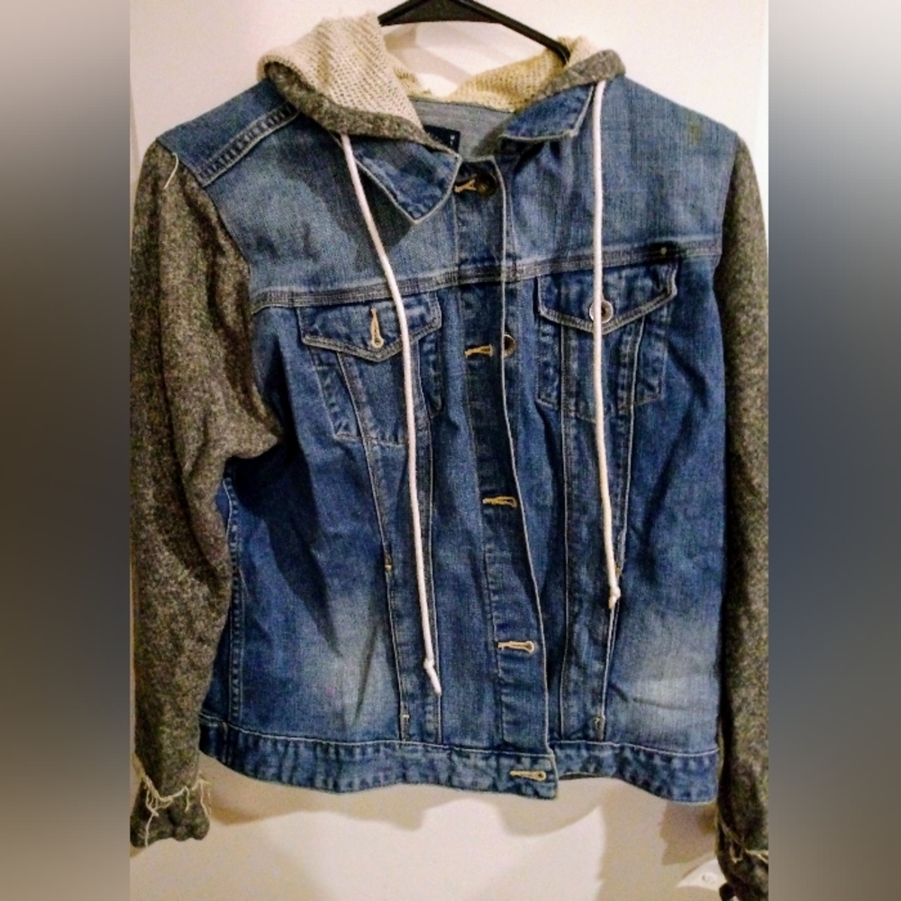 LOTUS BOSS SHINE: gently used Women's M Lucky Brand jean jacket